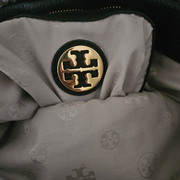 Tory Burch Amanda Fold Over Bag - Picture 11 of 12